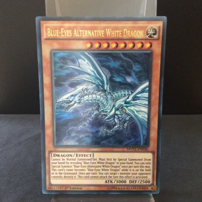 Blue-Eyes Alternative White Dragon